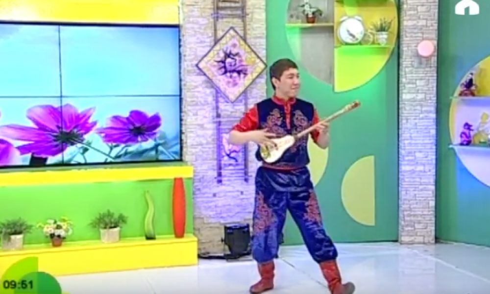 Кыргыз циркинин артисти  Кайрат Тилеков
