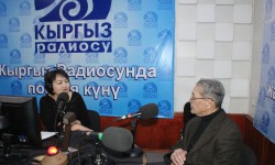 Мар Байжиев: Театрда көрүүчүлөрдүн көптүгүнөн, өзүмдүн пьесамды көрө албай калгам (аудио)