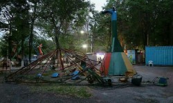 В Оше рухнул аттракцион вместе с посетителями (Обновлено) 