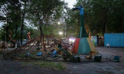 Ош: паркта кулаган аттракцион боюнча кылмыш иши козголду (Видео) 
