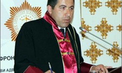 Тажикстанда адвокат экстремист деп шектелүүдө