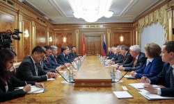 Өкмөт башчы Россиянын Мамлекеттик Думасынын башчысы Вячеслав Володин менен жолукту