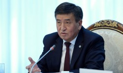  Жээнбеков лидирует с большим отрывом