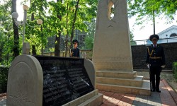 В Оше осквернён памятник «Слёзы матерей»