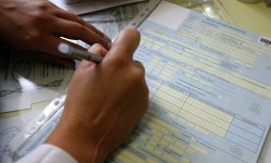 Орусияда жасалма документ даярдап берип жүргөн кыргызстандыктар кармалды