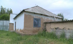 На Иссык-Куле подземные воды разрушают дома и сады