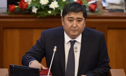 Жогорку Кеңештин депутаты Улан Чолпонбаевдин сөөгү жерге берилди