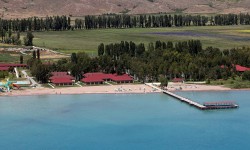 На Иссык-Куле начался летний туристический сезон