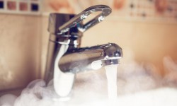 "Бишкектеплосеть": началась подача горячей воды