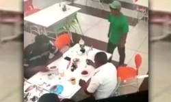 Инспектор освобожден от должности после инцидента в кафе в Боомском ущелье