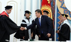 Президент принял лауреатов Всемирной международной выставки "Художники за Мир"