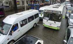 Водители столичных маршруток недовольны частым расположением пешеходных переходов