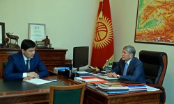 А.Атамбаев Эсептөө палатасынын төрагасы Улукбек Мариповду кабыл алды