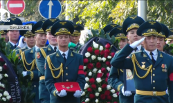 Кыргызстан прощается с Султаном Жумагуловым