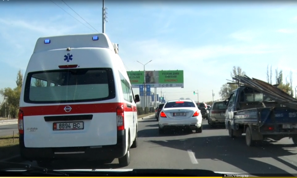 Оштрафованы десятки водителей, не пропустивших машины скорой помощи
