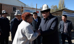 Сооронбай Жээнбеков с рабочей поездкой посетил Нарынскую область