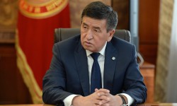 Сооронбай Жээнбеков поздравил дорожников с профессиональным праздником