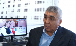 Отличник КТРК, владелец многих наград и лауреат множества конкурсов Усен Колбаев