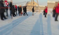 Элдик репортер: Катуу суукта конуш тургундарын сааттап күттүргөн маршруттук унаалар