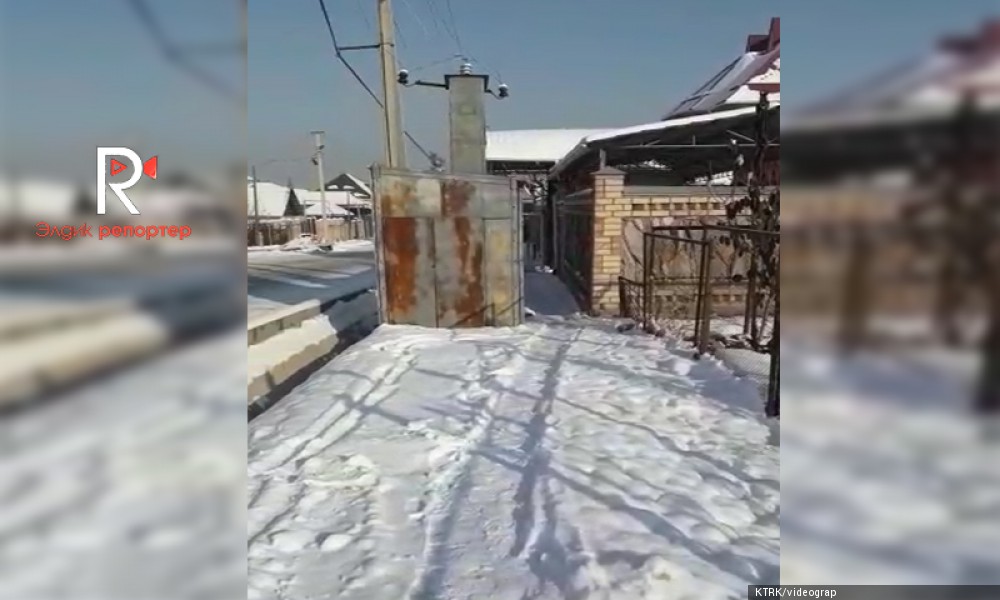Элдик репортер: тротурда жайгашкан кооптуу трансформатор 