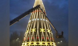 Сегодня состоится зажжение новогодней елки