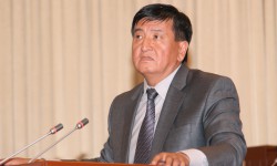 Парламенттеги көпчүлүк Жээнбековдун талапкерлигин колдоду
