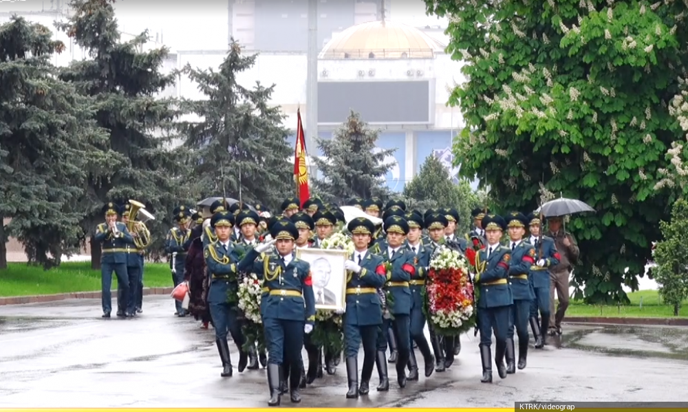 КР Эл артисти Сатыбалды Далбаевди калың журту акыркы сапарга узатты