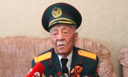 Ветерану войны Асеку Урманбетову исполнилось 96. Он пишет книги и возглавляет фонд