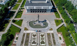 Бишкек: клумбы в стиле этно