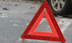 В центре Бишкека столкнулись два легковых автомобиля