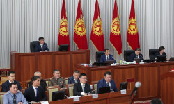 Новые члены правительства принесли присягу в Жогорку Кенеше