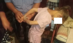 В Аламединском районе  нашли девочку привязанную к кровати