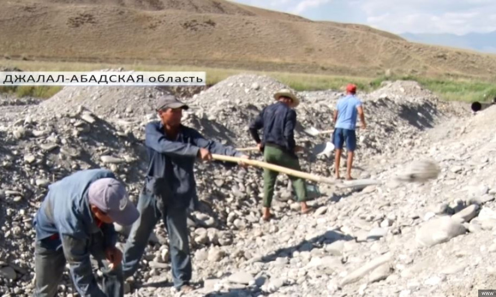 В Тогуз-Тороском районе продолжают реконструкцию канала «Ак-Талаа»