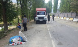 Санитарные службы проводят очистку в селе Кой-Таш
