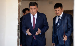 Президент ознакомился с ходом реконструкции дорог и строительства школы 