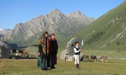 Тасма таржымалы: Сүтак