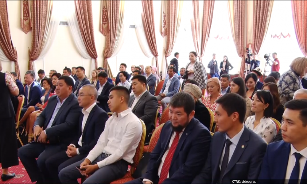 Өкмөт менен Экономика министрлиги ишкерлерди сыйлады
