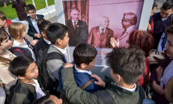 В Бишкек открылась выставка, посвященная 100-летию Турдакуна Усубалиева
