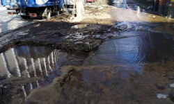Кара-Балта: вода затопила улицу Джамбула