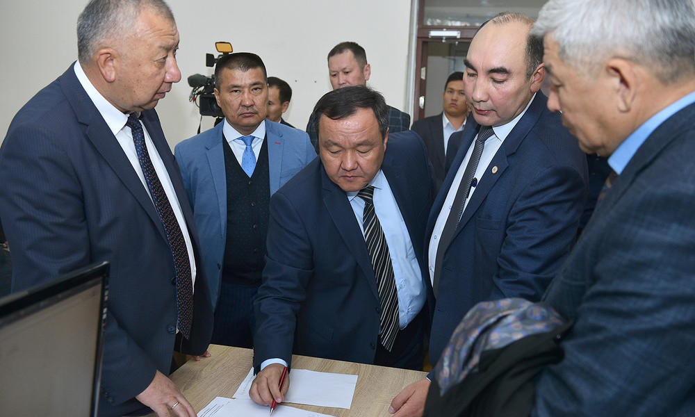 Боронов «Кыргыз энергетикалык эсептөө борбору» ачык акционердик коомуна барды