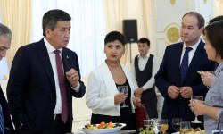Президент Сооронбай Жээнбеков встретился с руководителями СМИ