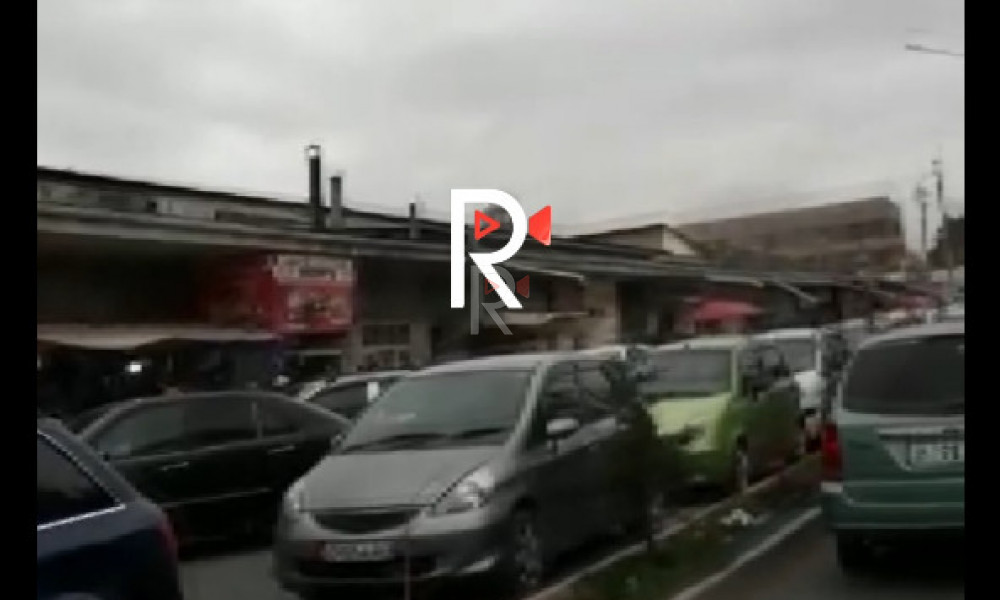 Жалал-Абад шаарынын базарында баш аламандык өкүм сүрүүдө