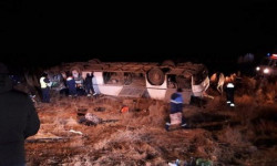 В Казахстане перевернулся пассажирский автобус