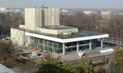 Бейне:  КР эмгек сиңирген артисти Сайрабүбү Мырзалиева  