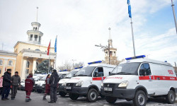 Сегодня мэрия Бишкека передала восемь машин скорой помощи