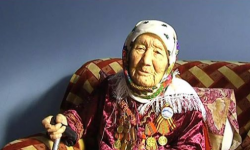 Токтогон Алтыбасаровой установят памятник в Санкт-Петербурге