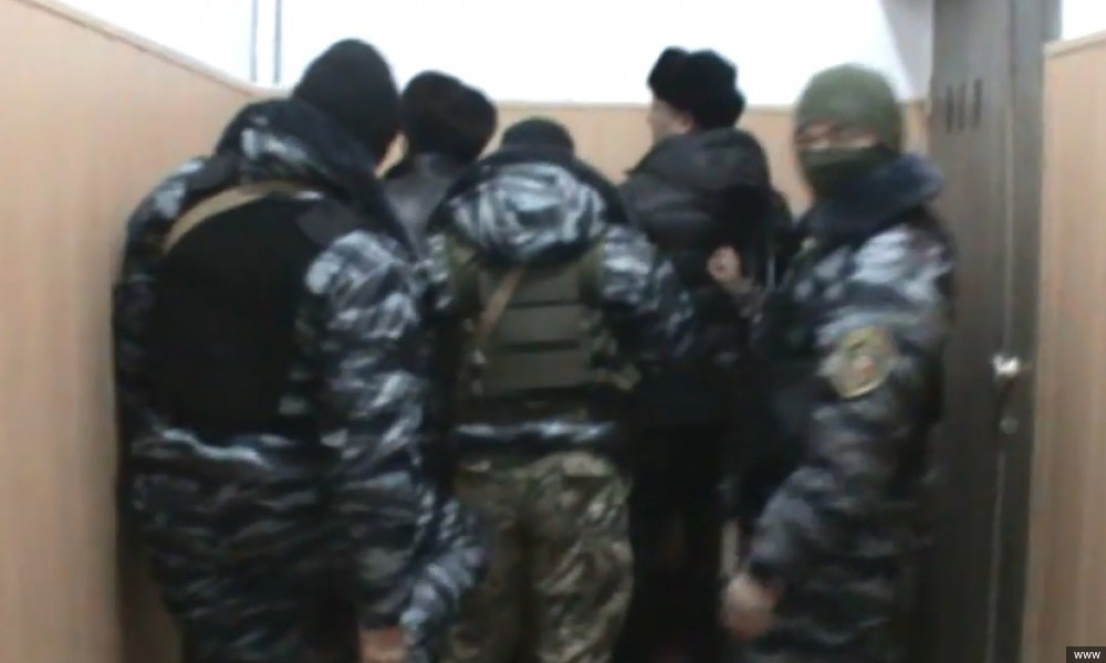 В Оше провели рейд по борьбе с организованной преступностью