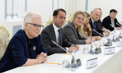 Президент С.Жээнбеков встретился с парламентской делегацией Швеции
