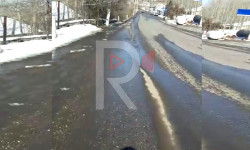 Исфана: тар жолдо тротуар жок, кооптонгон жашоочулар