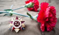 С праздником! С Днем Великой Победы!
